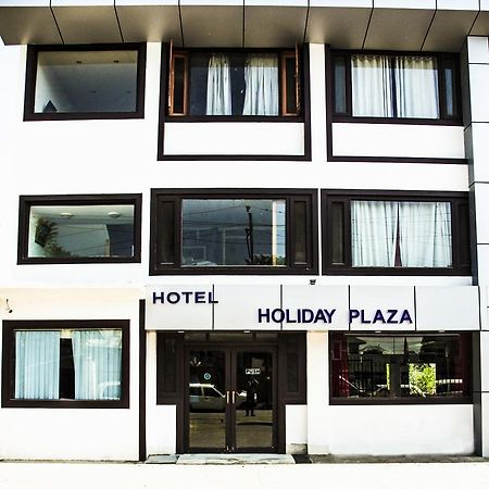 Holiday Plaza Hotel Srinagar  Bagian luar foto
